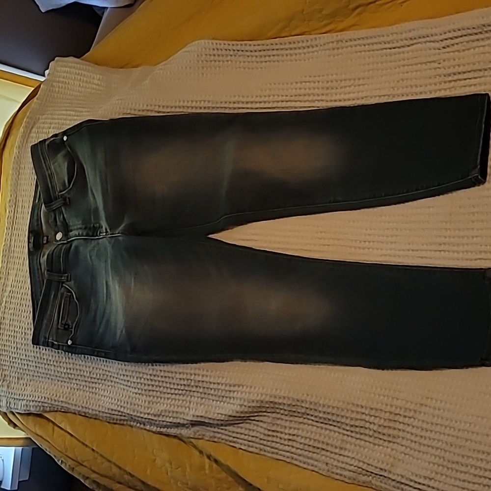 Judy Blue relaxed fit jeans tapered leg.